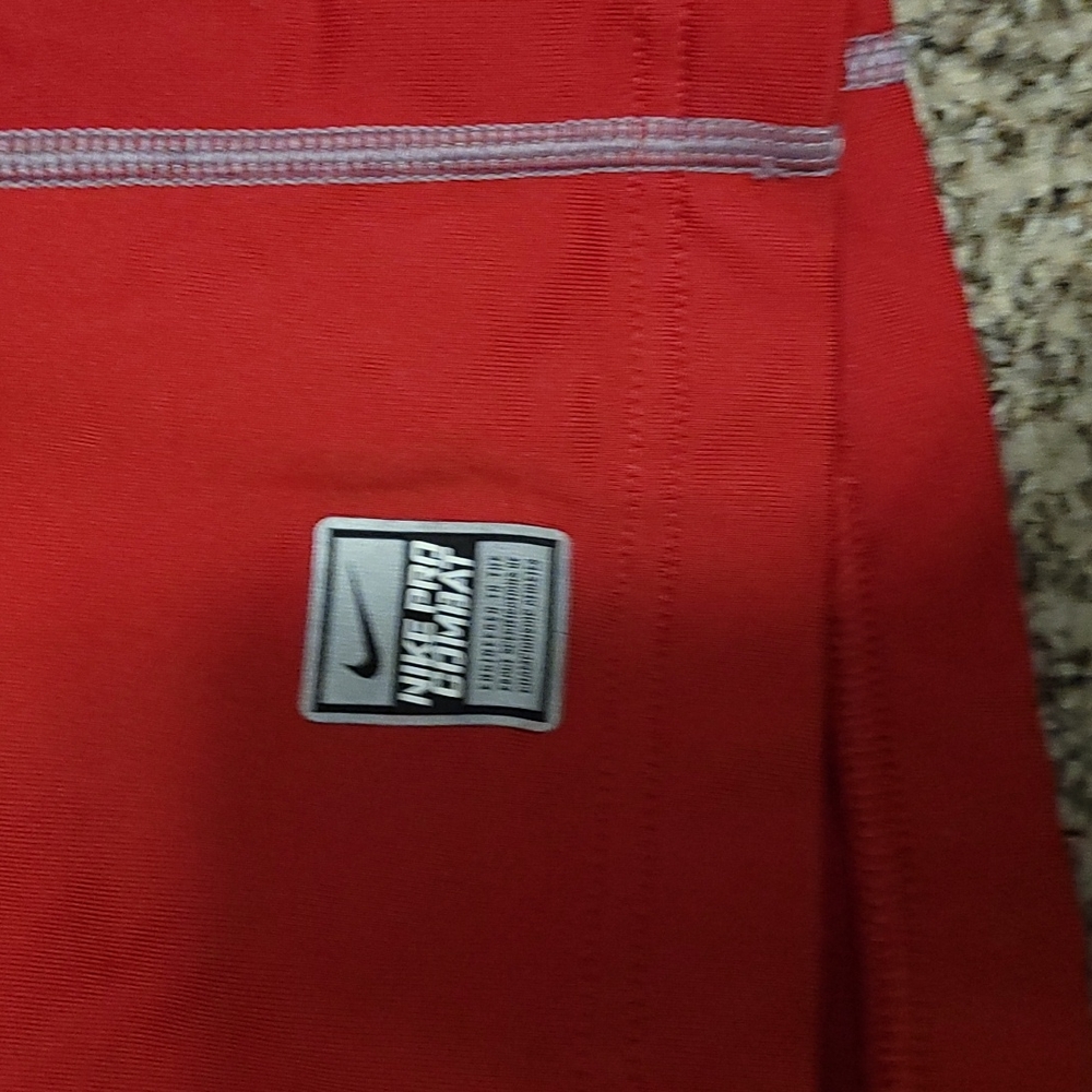 Nike - Picture 3 of 5